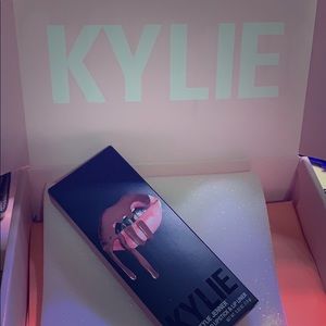 Kylie cosmetics velvet liquid lipstick & lip liner